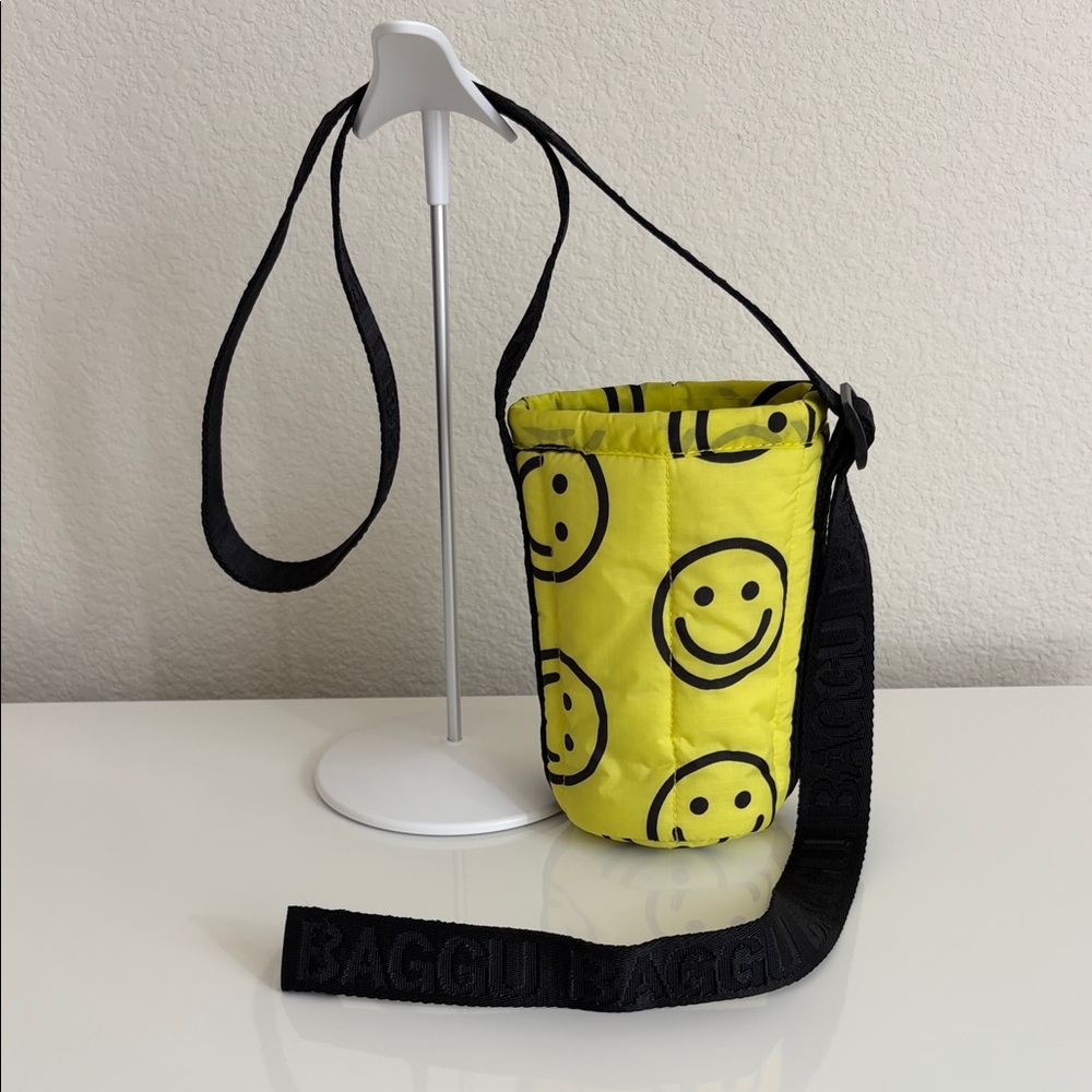 NWOT Baggu Puffy Water Bottle Sling Yellow Happy